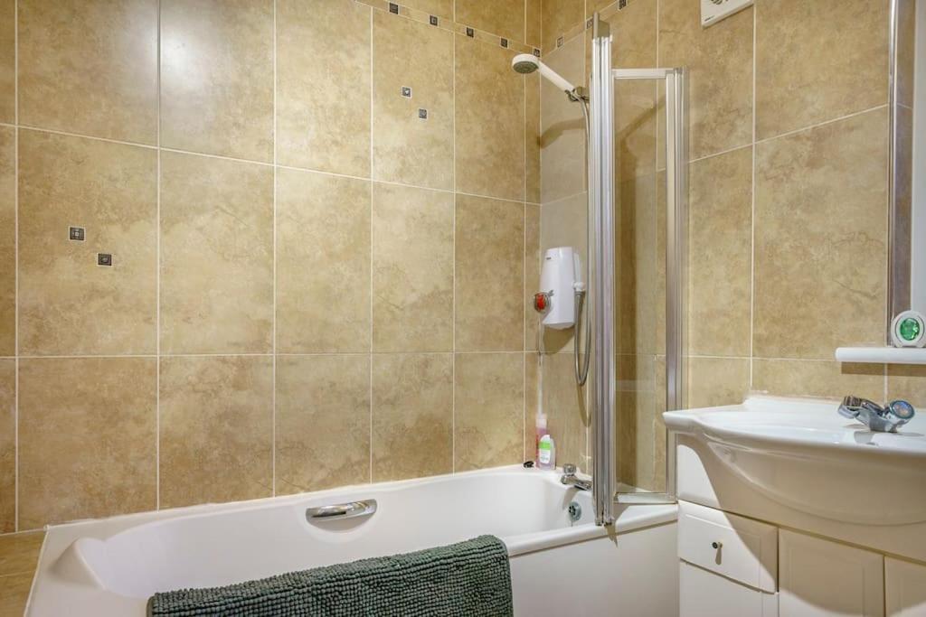 Lovely 2 Bedroom House Close To City Centre Belfast Bagian luar foto